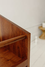 Load image into Gallery viewer, tretina unit - drevo collection
